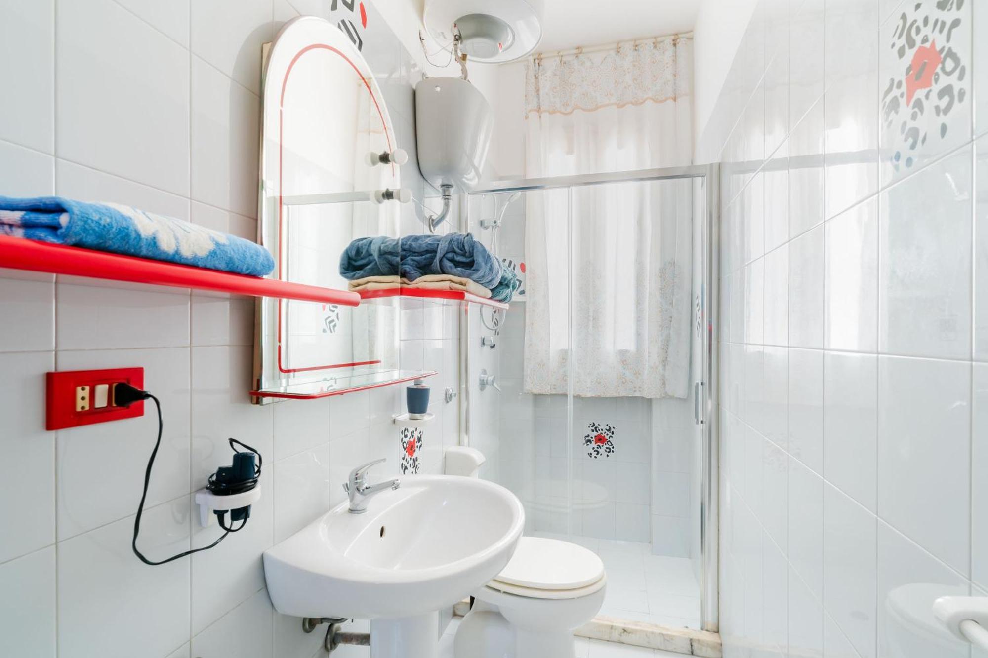 Intera Casa Ad Uso Esclusivo Con 3 Camere 2 Bagni Giardino Wifi Parcheggio Lavatrice Microonde Barbecue Macchina Caffe Tuglie Luaran gambar
