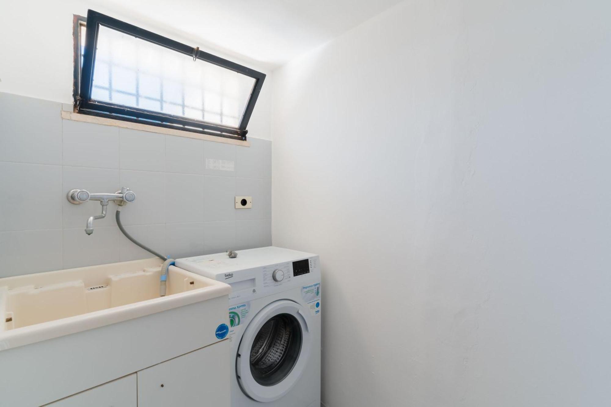 Intera Casa Ad Uso Esclusivo Con 3 Camere 2 Bagni Giardino Wifi Parcheggio Lavatrice Microonde Barbecue Macchina Caffe Tuglie Luaran gambar