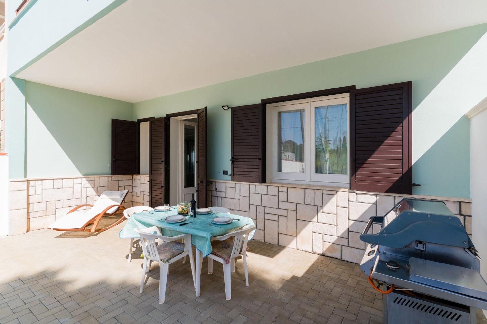 Intera Casa Ad Uso Esclusivo Con 3 Camere 2 Bagni Giardino Wifi Parcheggio Lavatrice Microonde Barbecue Macchina Caffe Tuglie Luaran gambar